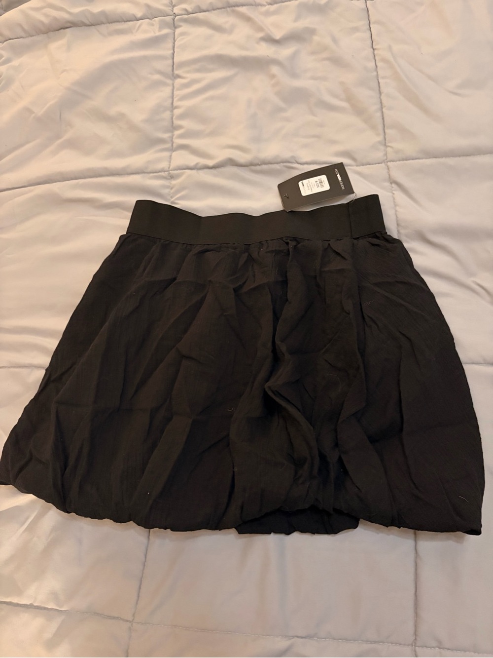 Fashion Nova Black Bubble-Hem Skort